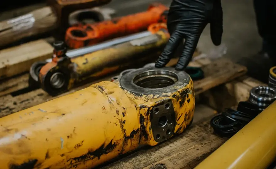 Hydraulic Cylinder Mounts: Avoid Costly Failures